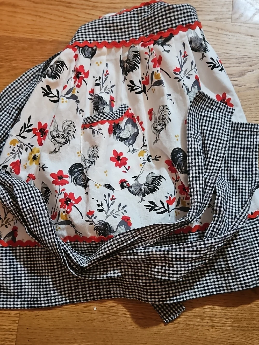 Vintage-Inspired Rooster Print Halter Apron with Gingham Trim